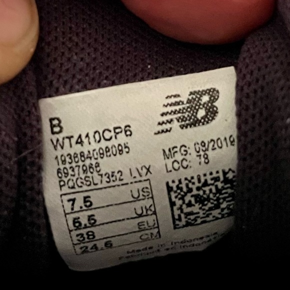 New balance size 7.5 - Picture 6 of 6